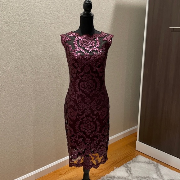 Tadashi Shoji Dresses & Skirts - Tadashi Shoji Burgundy Midi